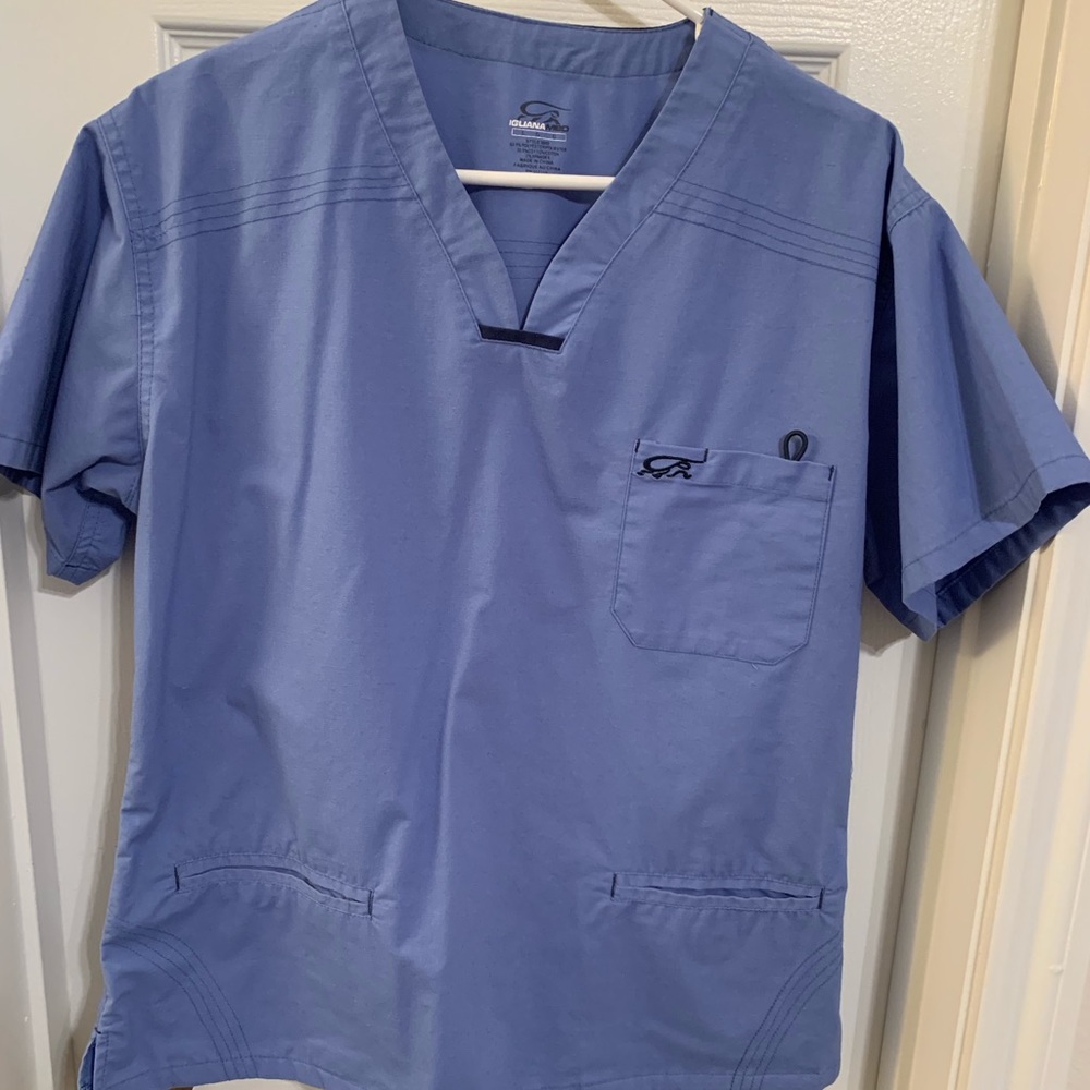 Iguana Med scrub top
